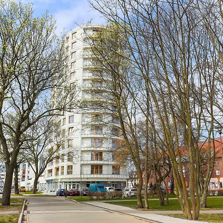 - Platan Tower * Świnoujście